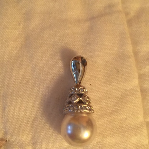 NADRI NWT freshwater pearl earrings and pendant - Picture 2 of 7